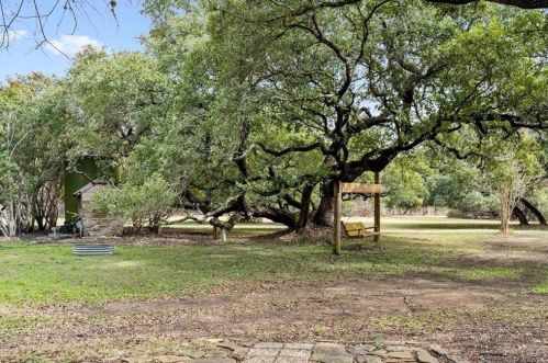 2195 Old Stagecoach Rd, Uhland TX  78640-5671 exterior