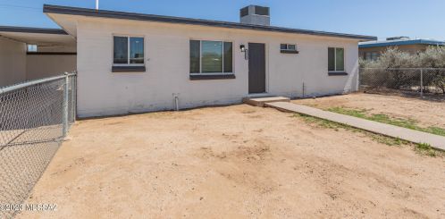 2225 Hemlock Stra, Tucson, AZ 85713-4106
