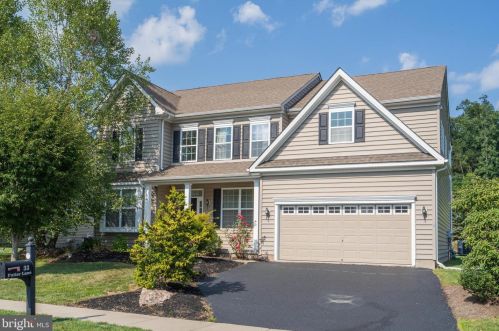 33 Putter Ln, Pottstown, PA 19464-7800