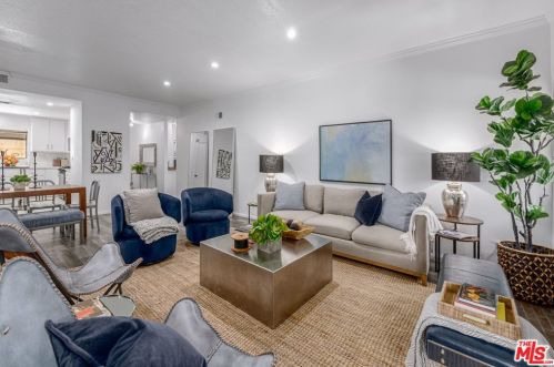 12401 Moorpark St, North Hollywood, CA 91604-1267