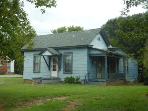 508 3rd Ave, Danville, VA 24540-2604