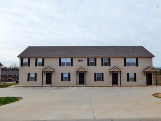 1816 Beckett Dr, Clarksville, TN 37042-7895