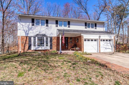 5901 Sherborn Ln, Springfield, VA 22152-1035