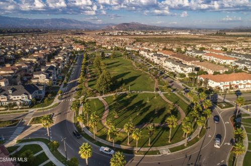 723 Forest Park Blvd, Oxnard CA 93036-5311 exterior