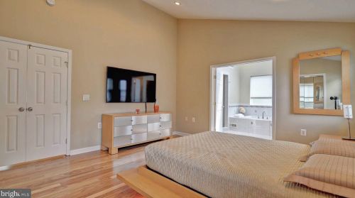 7127 Roosevelt Ave, Falls Church VA  22042-1623 exterior