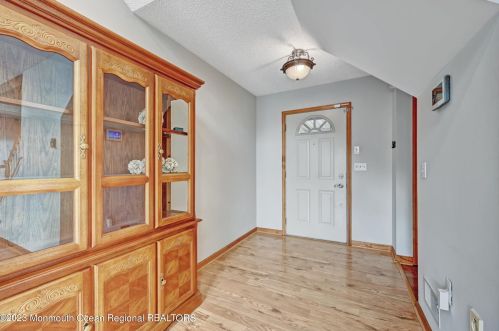 825 Windsor St, Lacey NJ  08731-1241 exterior