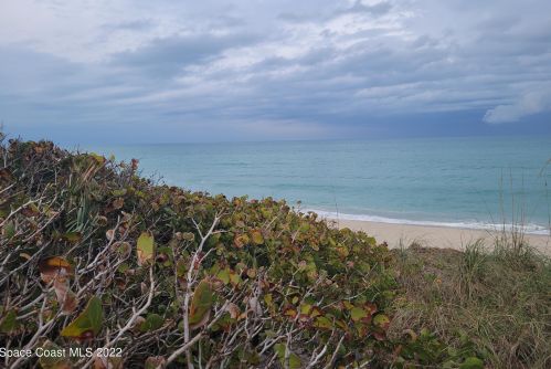 610 Dolphin Cir, Sebastian FL  32976-2591 exterior