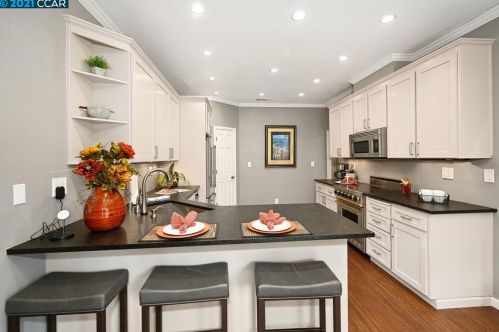 203 Wood Valley Pl, Danville, CA 94506-1407