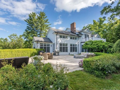 71 Chalybes Rd, Roxbury, CT 06783-1417