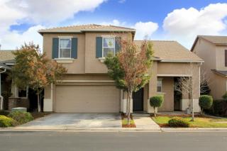 5704 Lemon Tree Ln, Fresno CA  93722-8206 exterior