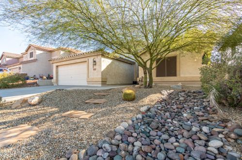 16025 18 Dr, Phoenix AZ  85045-1774 exterior