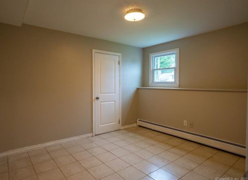 26 Brewer Dr, Bloomfield CT  06002-2010 exterior