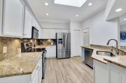 302 Stanhope Cir, Naples FL  34104-0812 exterior