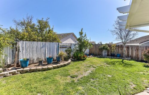 8489 Mcgray Way, Elk Grove CA  95624-4121 exterior