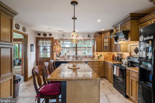 1412 Old Indian Mills Rd, Southampton NJ  08088-9441 exterior