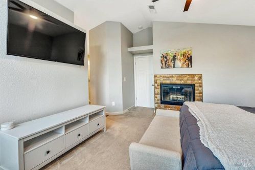 667 Poppy Cir, Vacaville CA  95687-7252 exterior