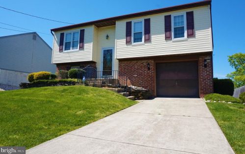 7881 Wyndam Rd, Camden, NJ 08109-3260