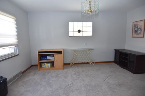 226 Marigold St, Whitaker PA  15120-2233 exterior