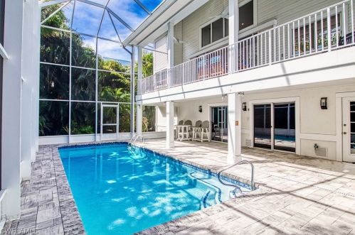 466 Sea Oats Dr, Sanibel FL  33957-5413 exterior