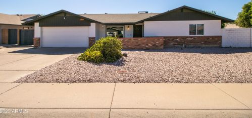 4151 Meadow Dr, Glendale, AZ 85308-4014