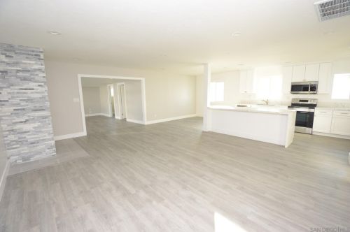 8333 Lake Gaby Ave, San Diego, CA 92119-2631