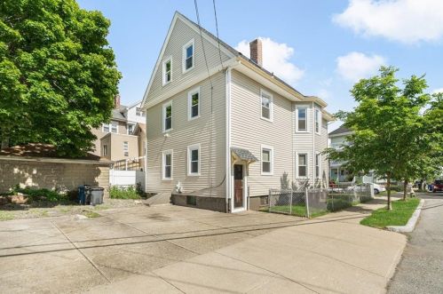 233 Indiana Ave, Providence, RI 02905-4403