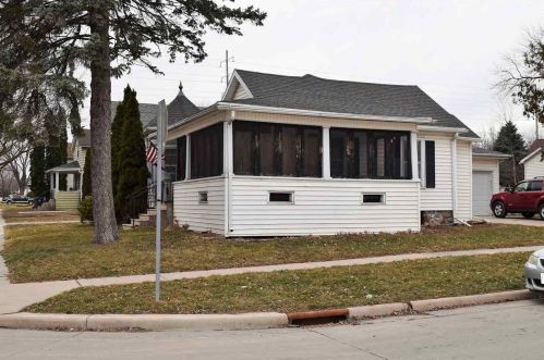 387 Division St, Fond Du Lac, WI 54935-4555