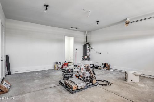 6434 12 St, Phoenix AZ 85086-4804 exterior