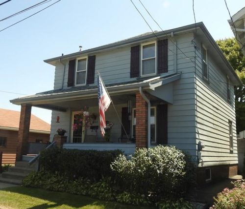 1642 3rd St, New Brighton, PA 15066-1153