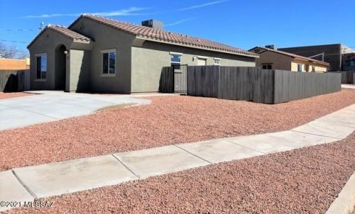 1351 9 Ave, Tucson AZ 85701-2504 exterior