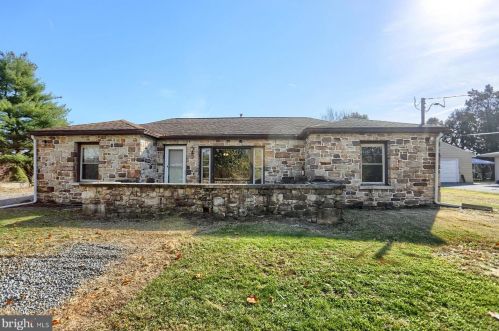 313 James Rd, Carlisle, PA 17013-3163