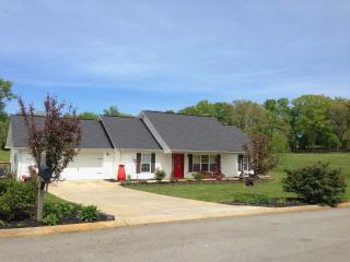 856 Amburn Meadows Ln, Maryville, TN 37801-1083