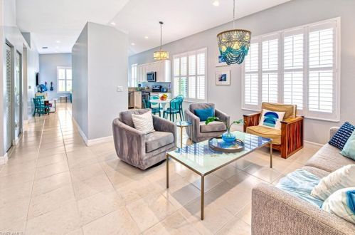 1638 Triangle Palm Ter, Naples FL  34119-3397 exterior