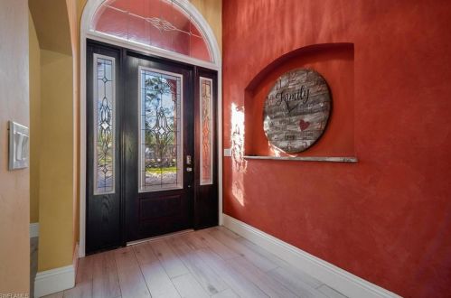 670 1 St, Naples FL 34117-5106 exterior