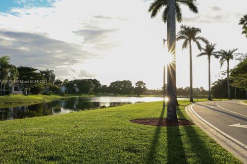 1617 149th Ave, Hollywood FL  33027-2320 exterior