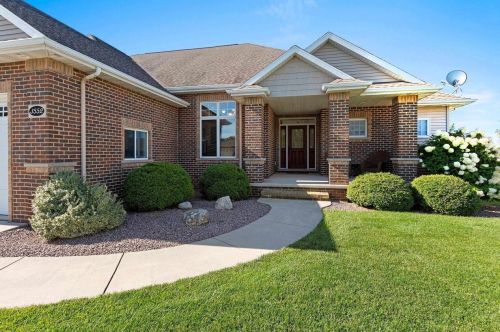 3552 Spyglass Hill Dr, Green Bay, WI 54311-6122