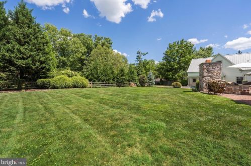 737 Hoover Rd, Blue Bell PA  19422-2015 exterior