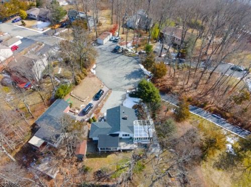 22 Crag Pl, Skyline Lakes NJ  07456-1814 exterior