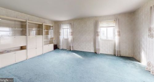 111 Hampshire, West Deptford NJ  08096 exterior