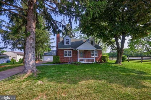 1606 Reading Rd, Schoeneck, PA 17578-9305