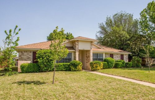1201 Seabrook Dr, Plano TX  75023-2827 exterior