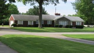 3 Sterling Rd, Louisville, KY 40220-3523
