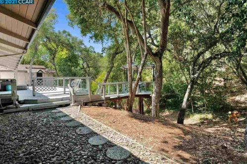 24 Tarabrook Dr, Orinda CA  94563-3121 exterior