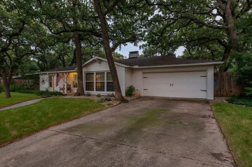 5704 Blueridge Dr, Fort Worth, TX 76112-2912