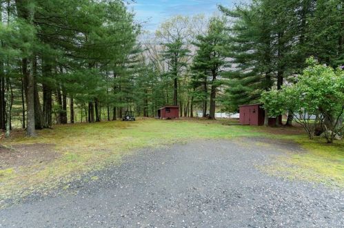 63 Red Oak Hill Rd, Farmington CT  06032-2201 exterior