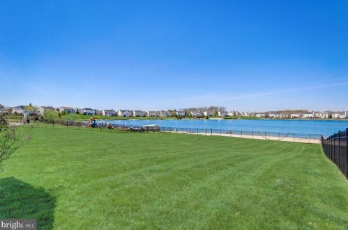 33 Mullen Dr, Erial NJ  08081-1300 exterior