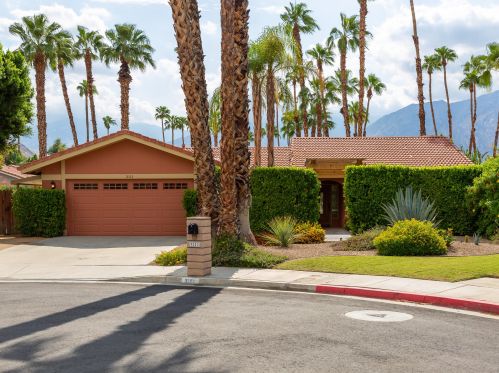 3111 Loma Vista Cir, Palm Springs, CA 92264-8751
