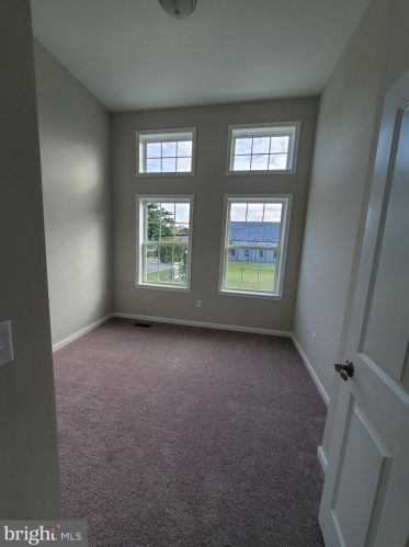 213 Front St, Slaughter Beach, DE 19963-1431