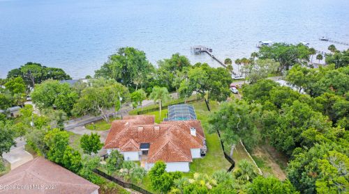 4601 Indian River Dr, Cocoa, FL 32927-6051
