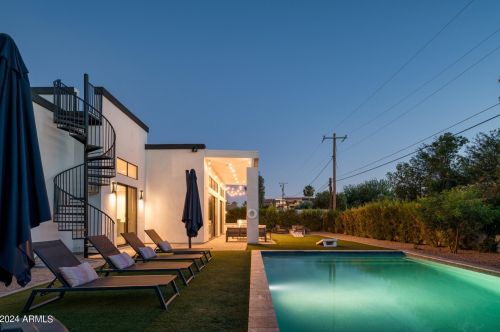 5036 Scottsdale Rd, Scottsdale AZ 85254-5161 exterior